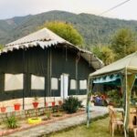 Maharaja Tent: Perfect for groups, this spacious tent includes three rooms with king-sized beds and attached washrooms.